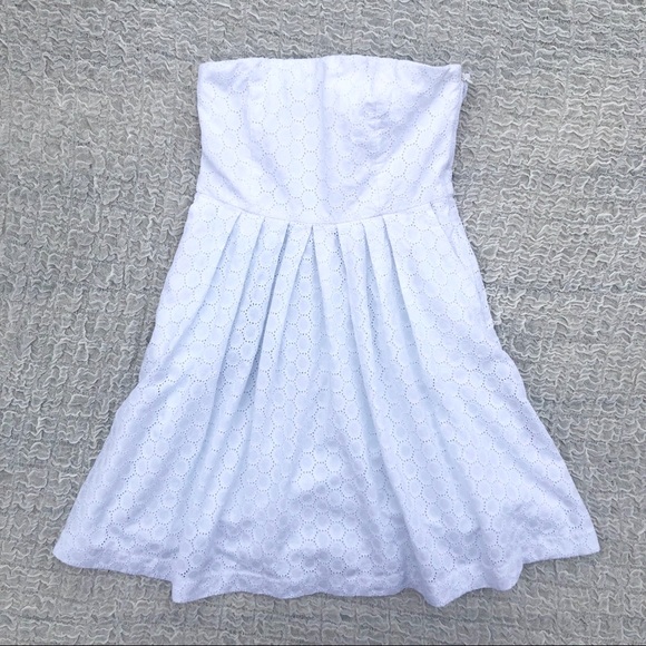 GAP Dresses & Skirts - ☀️☀️☀️ 4/$20 Gap eyelet lace strapless dress!